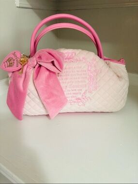 She’s 🎀 Royal Purse 👛